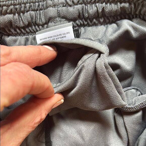 Under Armour Blue Pullover and Black Shorts Set - Picture 12 of 13